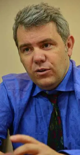 Dr Thierry Maillard
